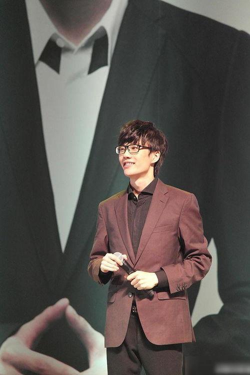 许嵩网友爆料视频大全集,揭秘音乐才子背后的故事  第2张